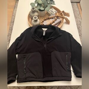 Vuori Women’s Pullover half-zip Jacket, size M, Black